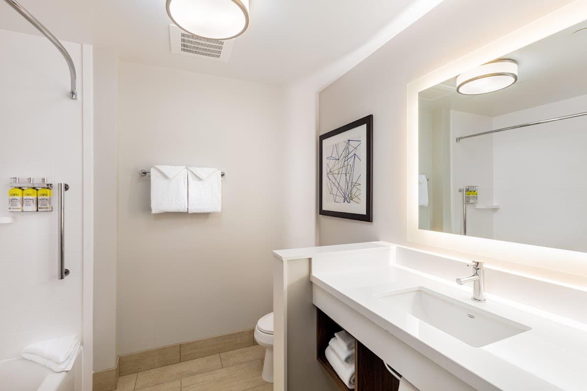 Holiday Inn Express & Suites Moreno Valley - Riverside photo 2