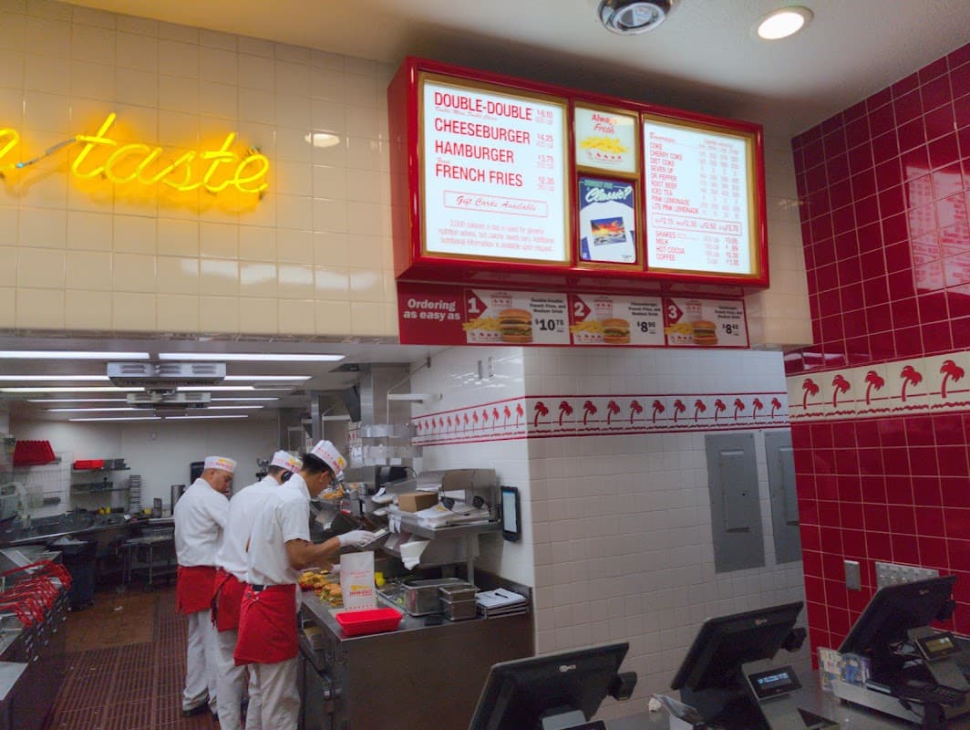 In-N-Out Burger photo 2