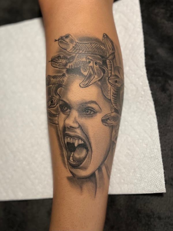 Showtime Tattoo Gallery photo 1