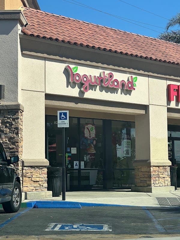 Yogurtland photo 1